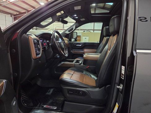 Used 2020 Chevrolet Silverado 2500 High Country w/ Z71 Off-Road Package image 6