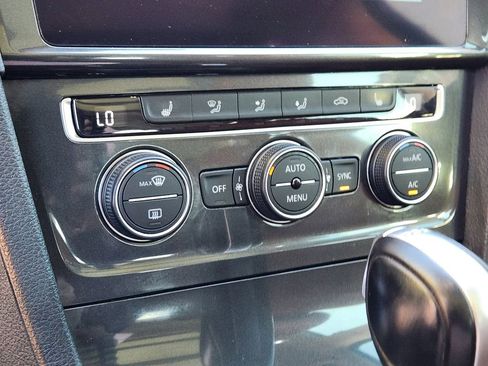 Used 2018 Volkswagen Golf Alltrack SEL image 14