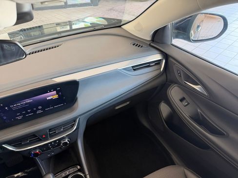 Used 2025 Buick Encore GX Preferred FWD image 34