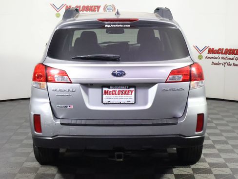 Used 2011 Subaru Outback 2.5i Limited w/ PWR Moonroof Pkg AWD/4WD image 6