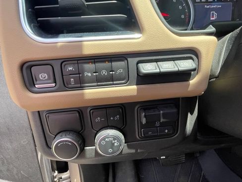 Used 2021 Chevrolet Tahoe Premier w/ Premium Package RWD image 12