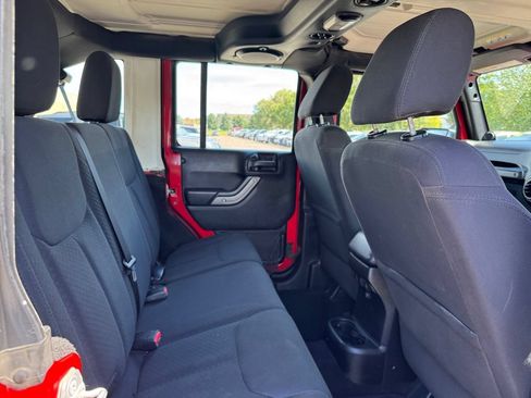 Used 2014 Jeep Wrangler Unlimited Sport AWD/4WD image 33
