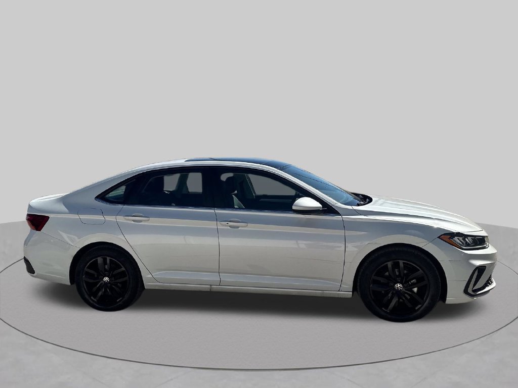 Used 2025 Volkswagen Jetta SE w/ Sunroof Package FWD image 38