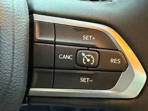 Used 2024 Jeep Compass Latitude image 14