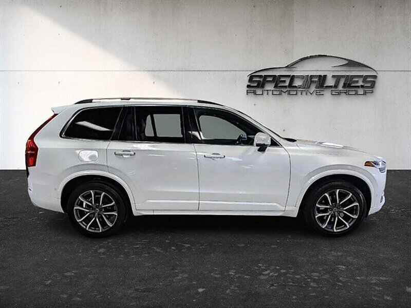 Used 2017 Volvo XC90 T6 Momentum w/ Vision Package AWD/4WD image 11