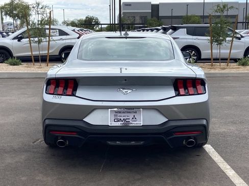 Used 2026 Ford Mustang Premium RWD image 5