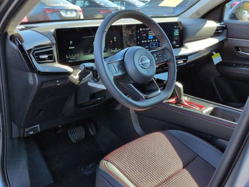 New 2026 Nissan Kicks SR w/ Cold Weather Package AWD/4WD image 9