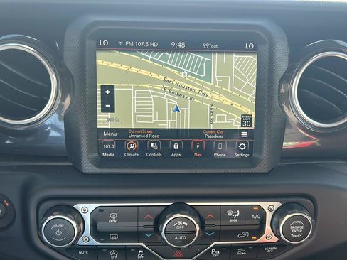 Used 2023 Jeep Wrangler Unlimited Sahara AWD/4WD image 10