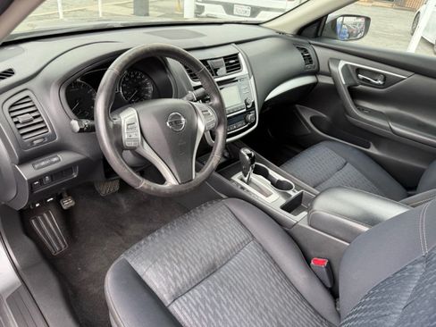 Used 2018 Nissan Altima 2.5 SV FWD image 12