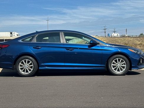 Used 2019 Hyundai Sonata SE FWD image 2