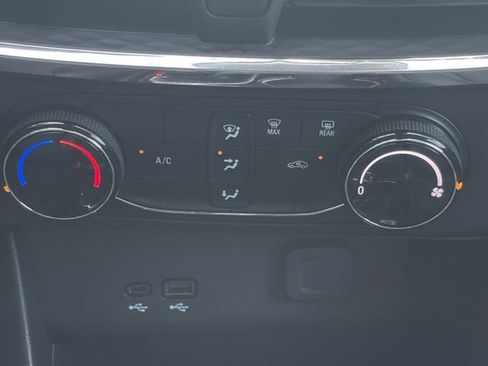 Used 2025 Buick Encore GX Preferred FWD image 5