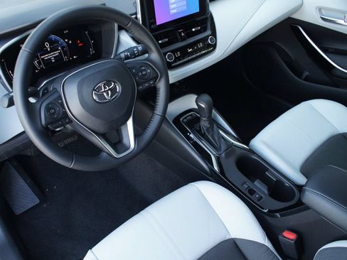Used 2026 Toyota Corolla XSE FWD image 12