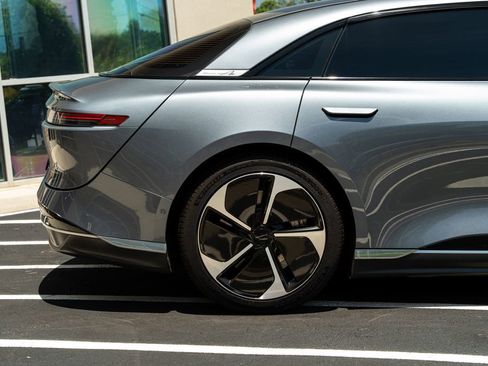 Used 2024 Lucid Air Touring AWD/4WD image 11