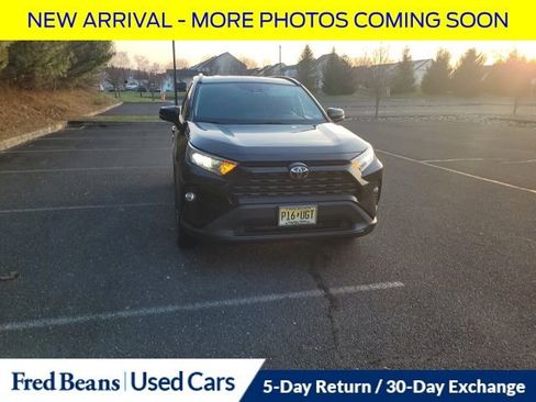 Used 2021 Toyota RAV4 XLE Premium AWD/4WD image 2