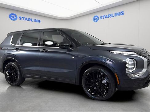 Used 2024 Mitsubishi Outlander SE image 12