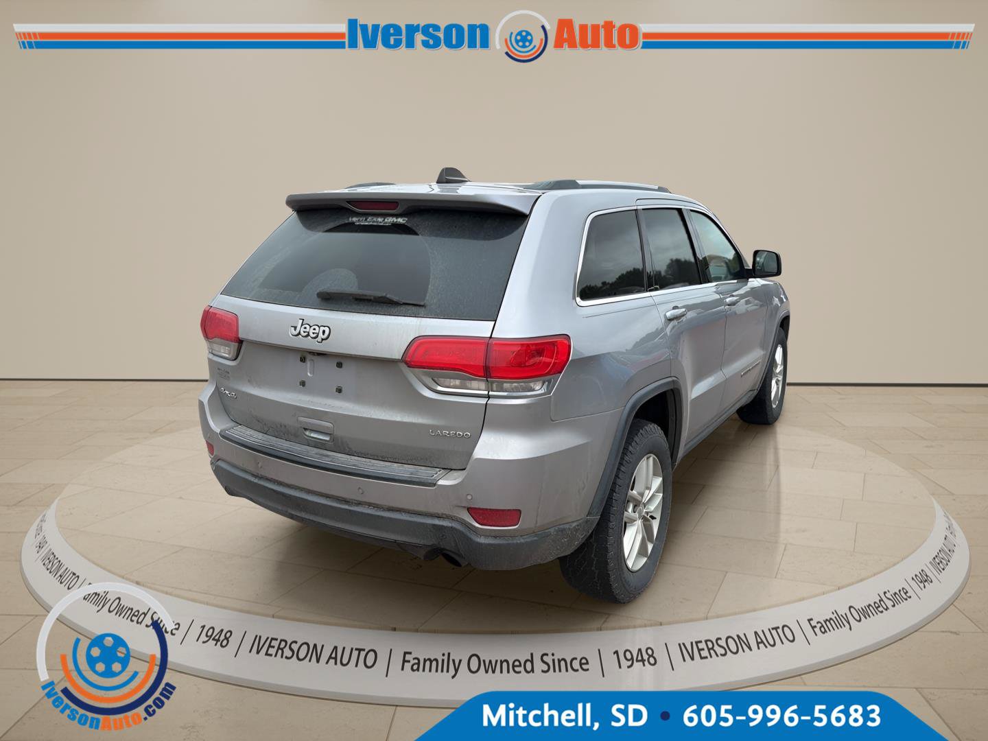 Used 2018 Jeep Grand Cherokee Laredo AWD/4WD image 4