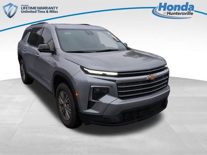 Used 2024 Chevrolet Traverse LT