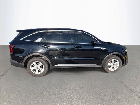 Used 2022 Kia Sorento LX FWD image 3