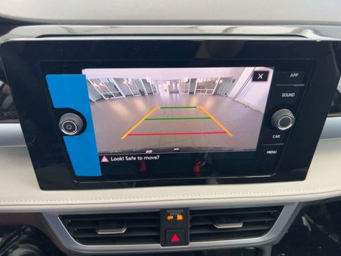 New 2026 Volkswagen Taos SE image 23