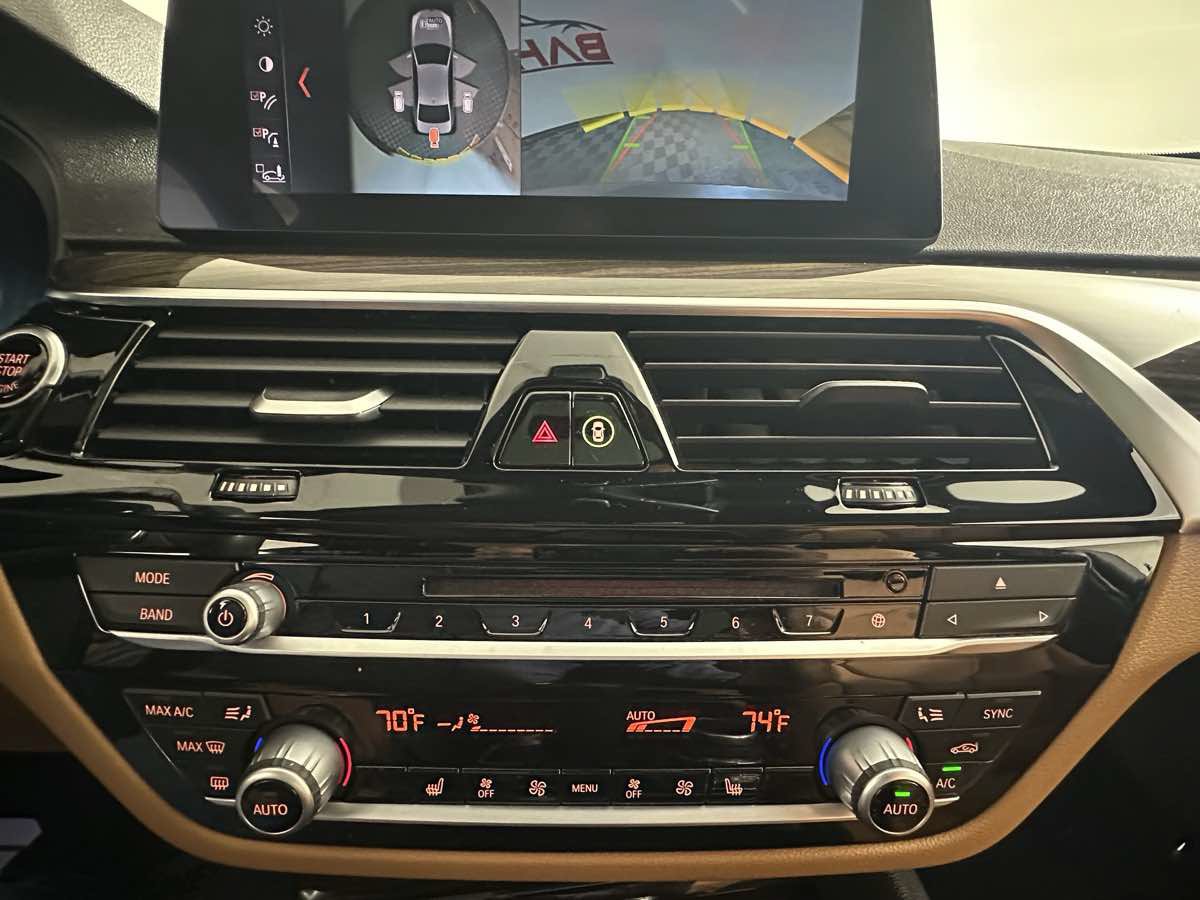 Used 2019 BMW 540i w/ Premium Package RWD image 40