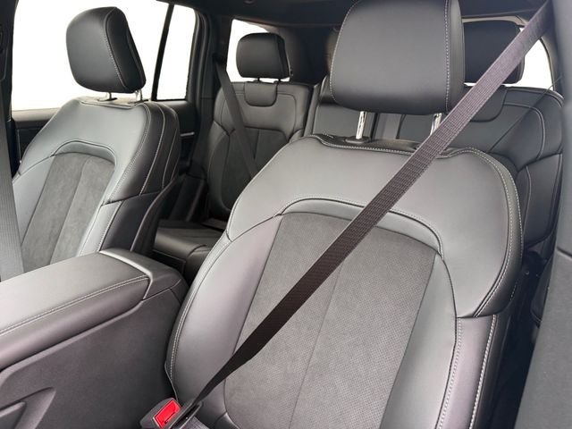 New 2026 Jeep Grand Cherokee Altitude AWD/4WD image 15