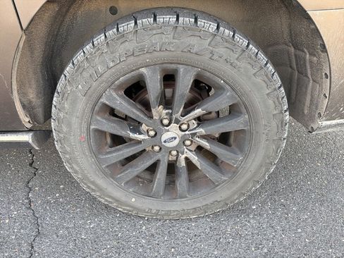 Used 2019 Ford Expedition Max Limited image 14