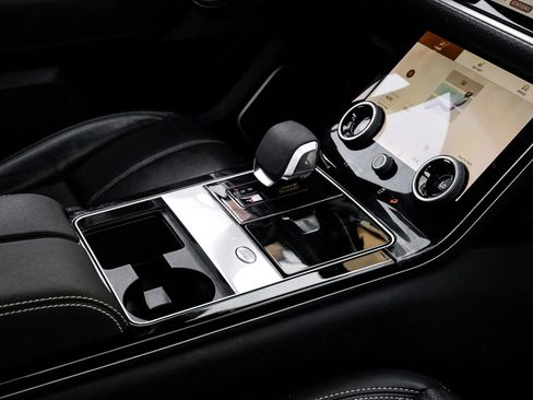 Used 2022 Land Rover Range Rover Velar R-Dynamic S image 25