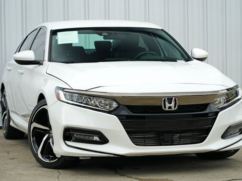 Used 2020 Honda Accord Sport image 2