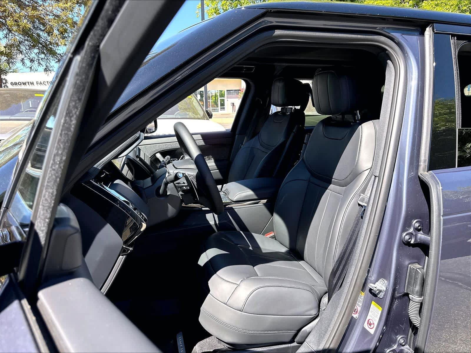 New 2026 Land Rover Range Rover Sport Dynamic SE AWD/4WD image 11