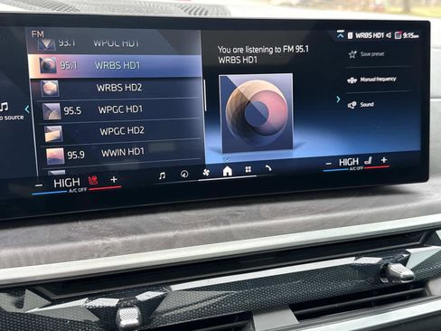 Used 2025 BMW X5 xDrive40i w/ Premium Package image 3