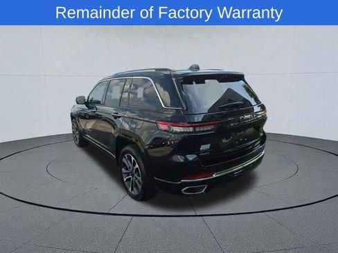 Used 2022 Jeep Grand Cherokee Overland w/ Luxury Tech Group IV AWD/4WD image 4
