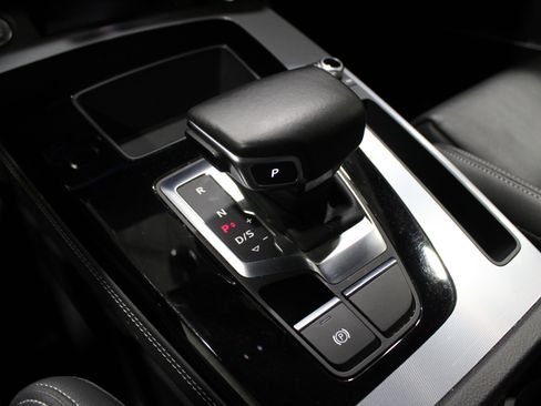 Used 2021 Audi Q5 Prestige w/ Prestige Package image 22