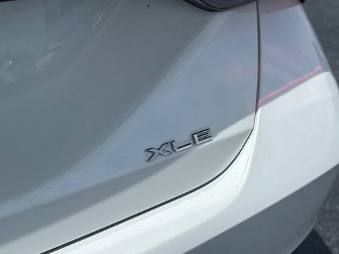 Used 2020 Toyota Avalon XLE w/ Moonroof Package FWD image 22