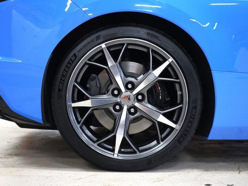 Used 2021 Chevrolet Corvette Stingray Convertible w/ Z51 Performance Package image 40