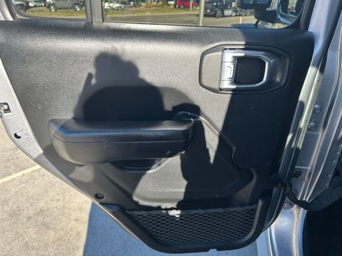 Used 2020 Jeep Gladiator Rubicon image 26