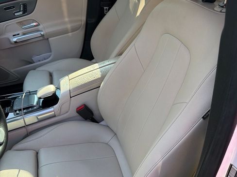 Used 2021 Mercedes-Benz GLB 250 image 2
