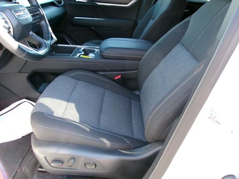 Used 2025 GMC Acadia Elevation image 10