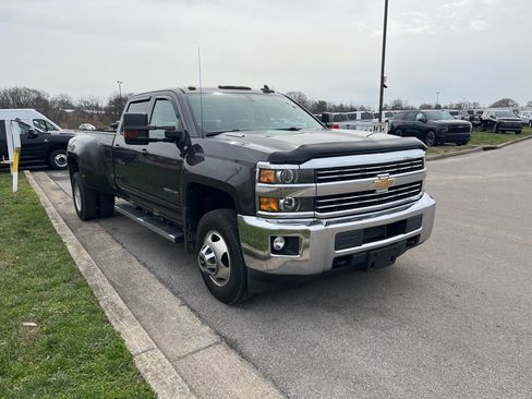 Used 2015 Chevrolet Silverado 3500 LT w/ LT Convenience Package AWD/4WD image 2