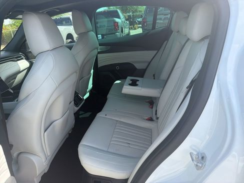 Used 2023 Maserati Grecale Modena image 12