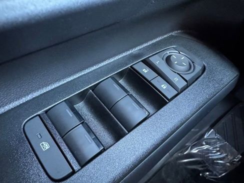 Used 2025 Toyota 4Runner SR5 image 31