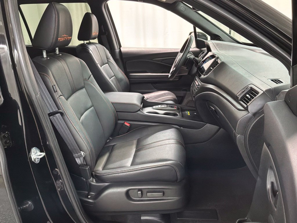 Certified 2024 Honda Passport TrailSport image 30