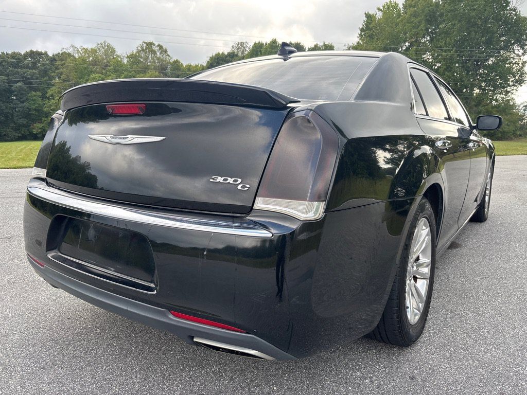 Used 2016 Chrysler 300 C RWD image 5