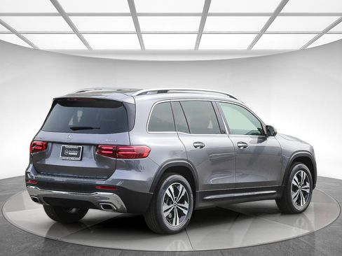 New 2026 Mercedes-Benz GLB 250 4MATIC image 4