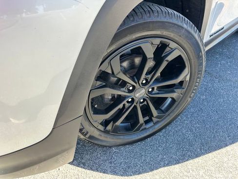 Used 2020 GMC Terrain SLE w/ Elevation Edition image 10