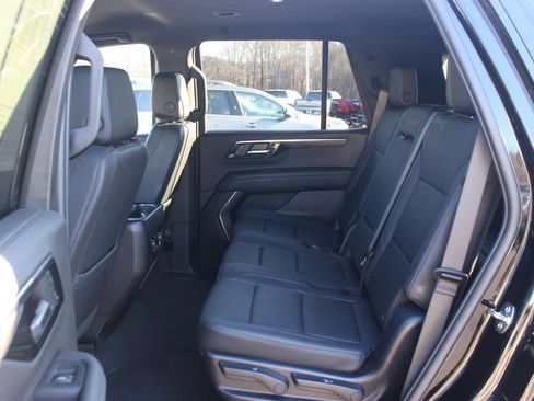 Used 2025 Chevrolet Tahoe Z71 image 32