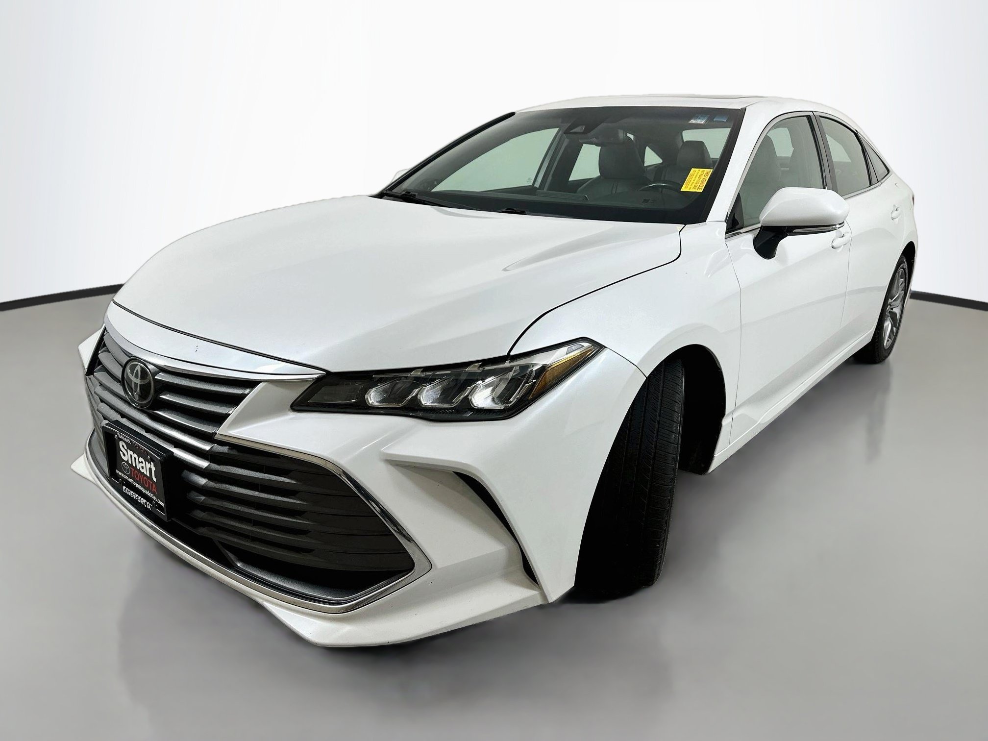 Used 2019 Toyota Avalon XLE w/ Moonroof Package FWD image 3