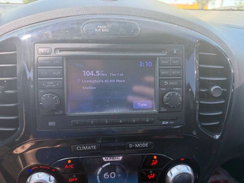 Used 2011 Nissan Juke SL w/ Sport Pkg FWD image 11