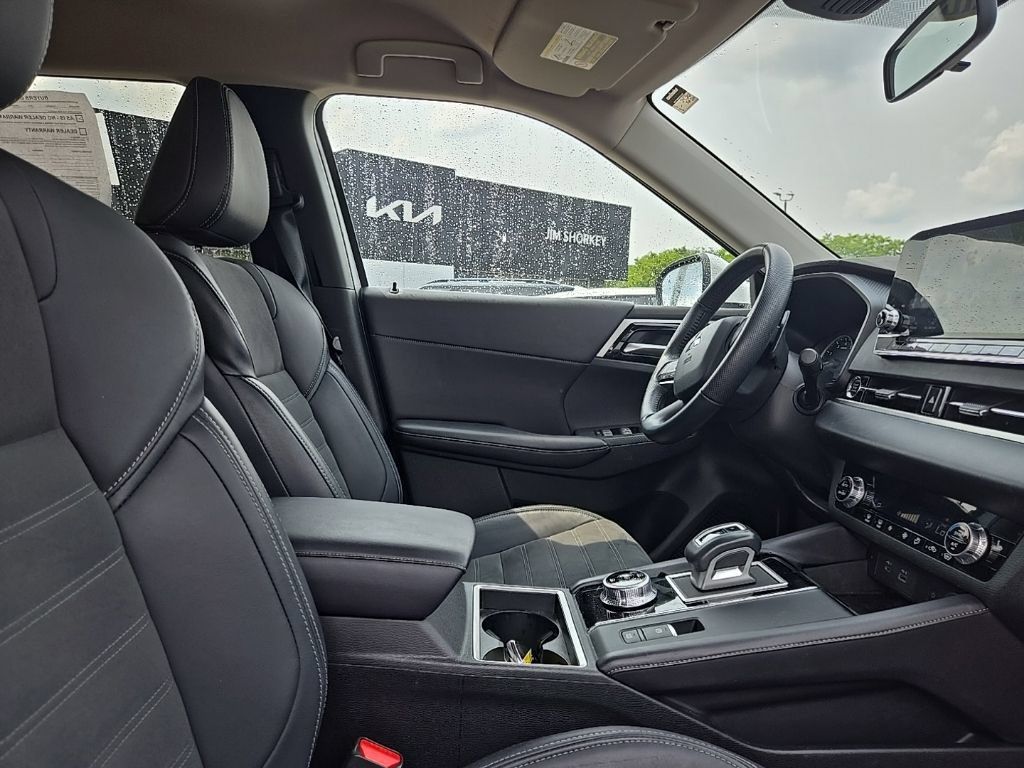 Used 2024 Mitsubishi Outlander SE AWD/4WD image 36