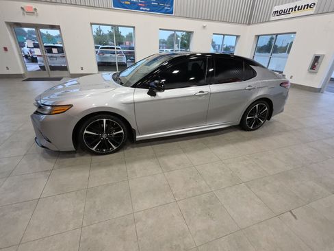 Used 2019 Toyota Camry FWD image 15