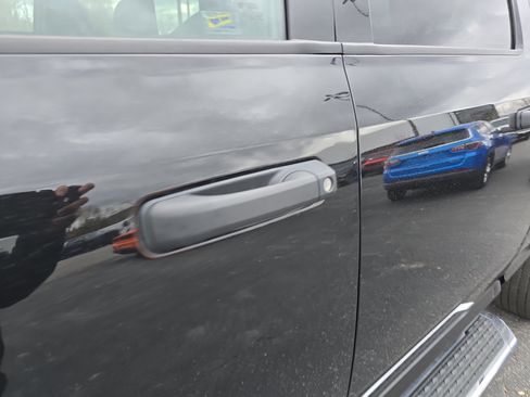 Used 2024 RAM 2500 Big Horn w/ Bed Utility Group image 13